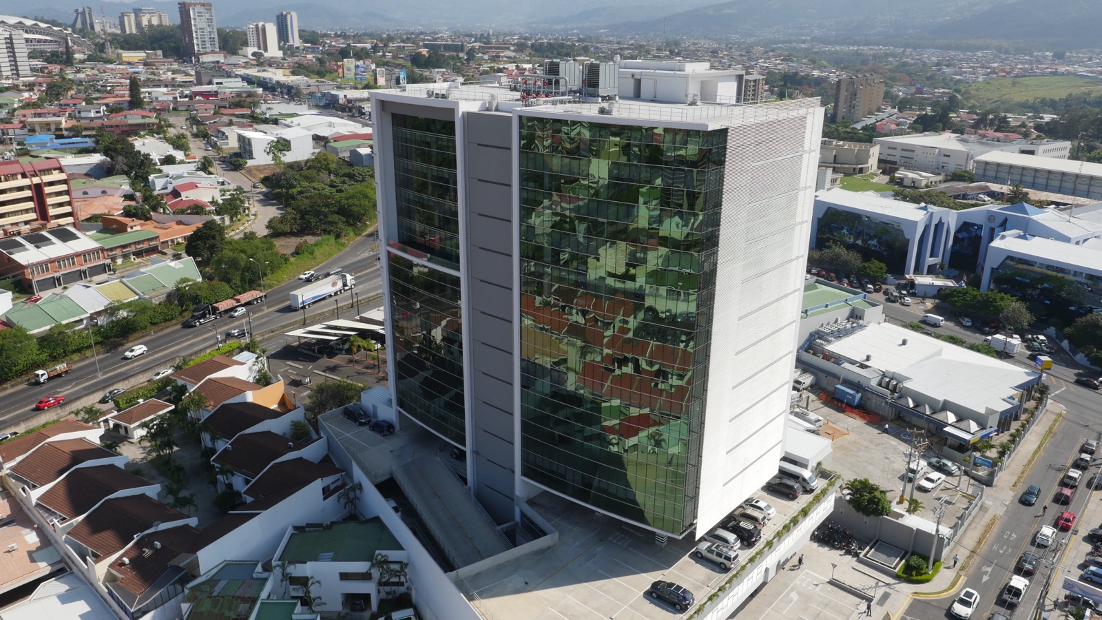 Torre Cordillera — Core & Shell